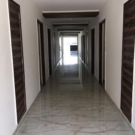 Townhouse Oak 46940 Hotel Vrindavan Sultānpur Exterior foto