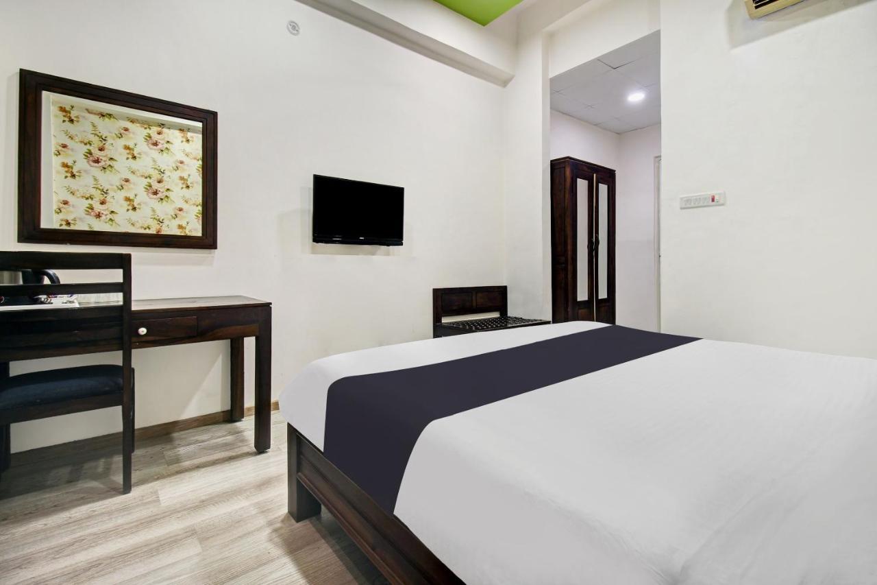 Townhouse Oak 46940 Hotel Vrindavan Sultānpur Exterior foto
