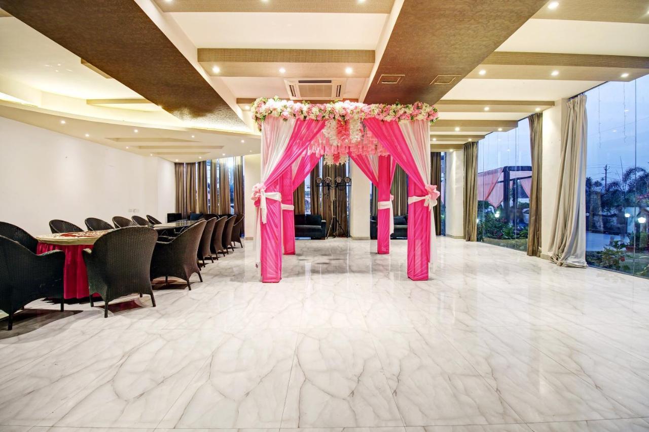 Townhouse Oak 46940 Hotel Vrindavan Sultānpur Exterior foto