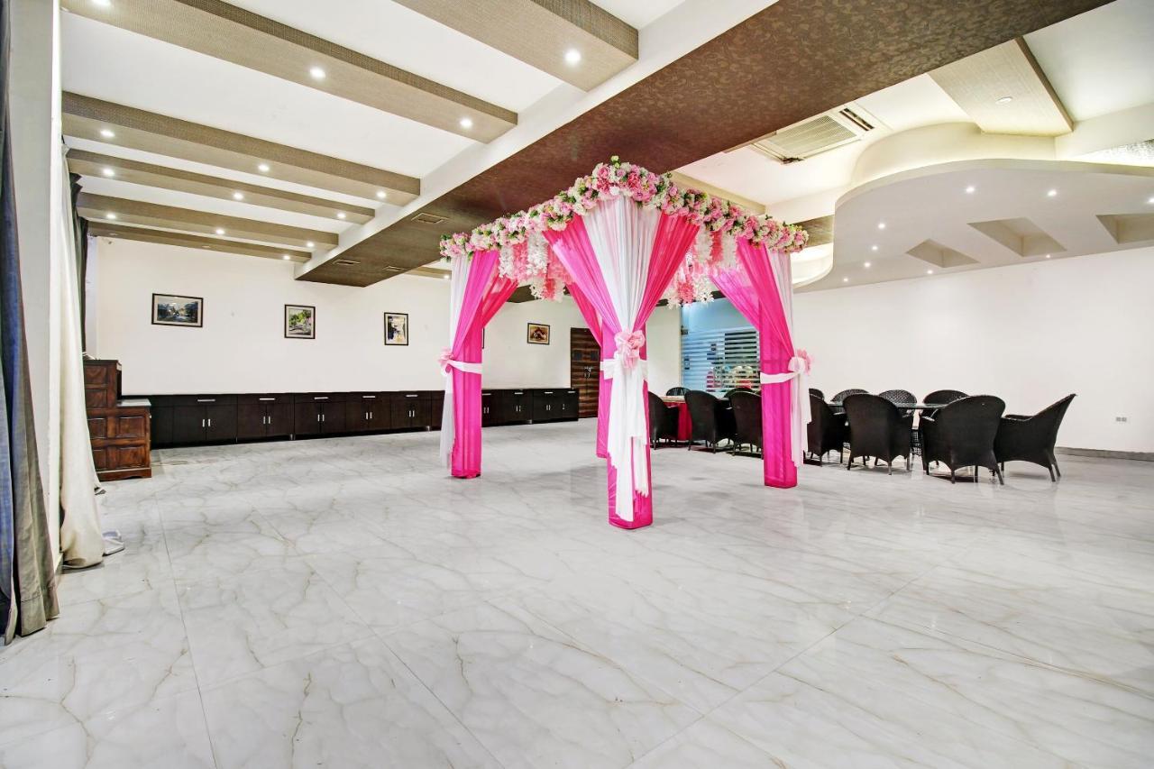 Townhouse Oak 46940 Hotel Vrindavan Sultānpur Exterior foto